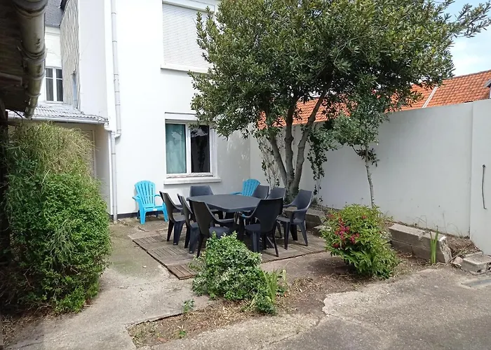 Lägenhet Duplex Avec Cour 10 Pers *