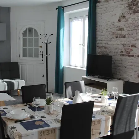 Duplex Avec Cour 10 Pers Apartment