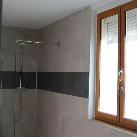 Duplex Avec Cour 10 Pers Apartment *