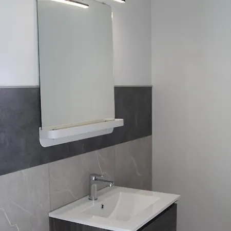 Duplex Avec Cour 10 Pers Apartment *