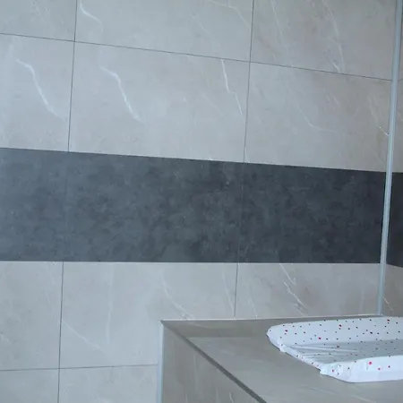 Apartment Duplex Avec Cour 10 Pers