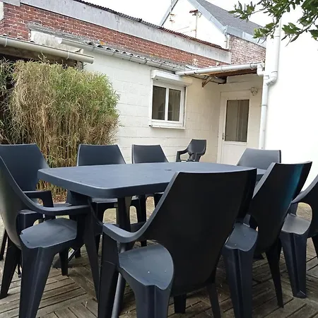 Apartment Duplex Avec Cour 10 Pers