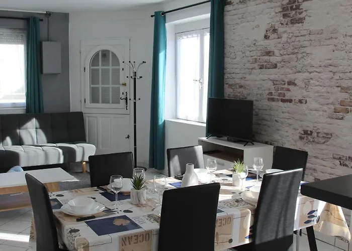 Duplex Avec Cour 10 Pers Appartement